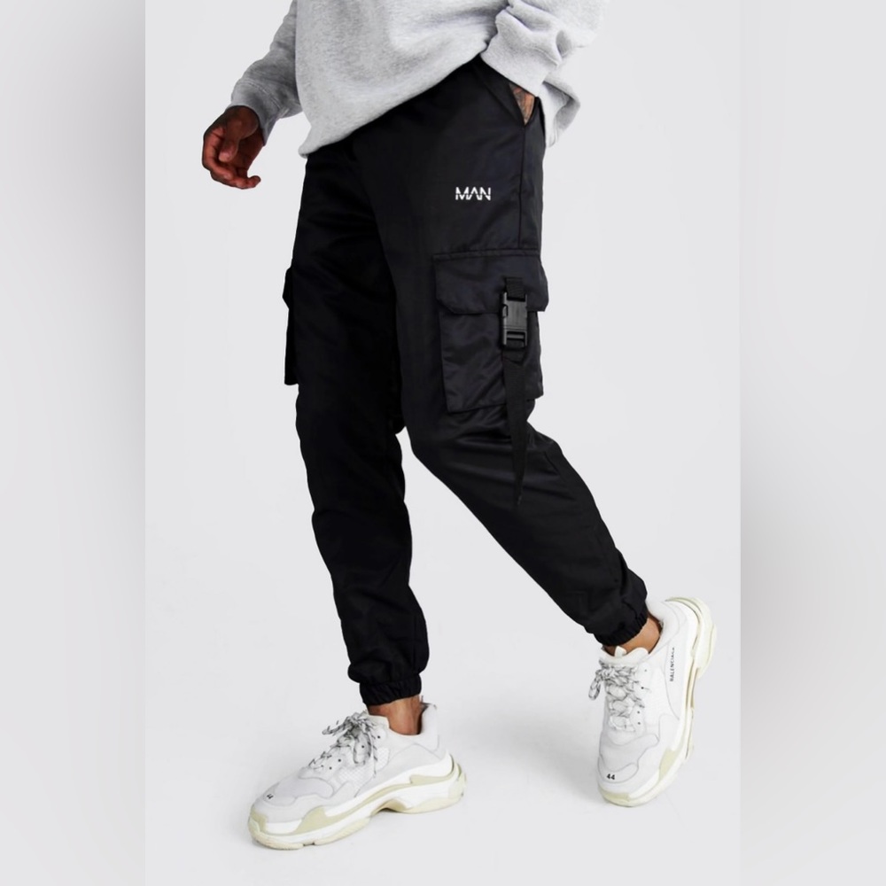 boohooMAN - Original Man Shell Buckle Joggers - Black - Medium